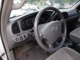 2005 Toyota Tundra SR5 White Crew Cab 4.7L AT 2WD #Z23166